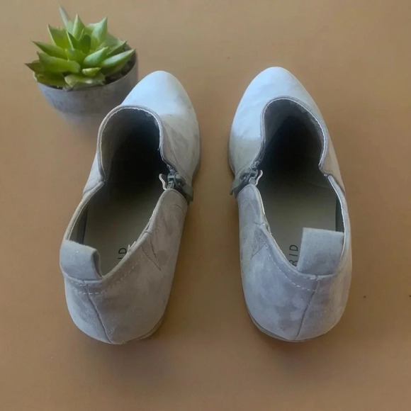 Torrid Women's Size 9W Tan Beige V-Cut Ankle Boots Faux Suede with Zippers - Picture 5 of 10